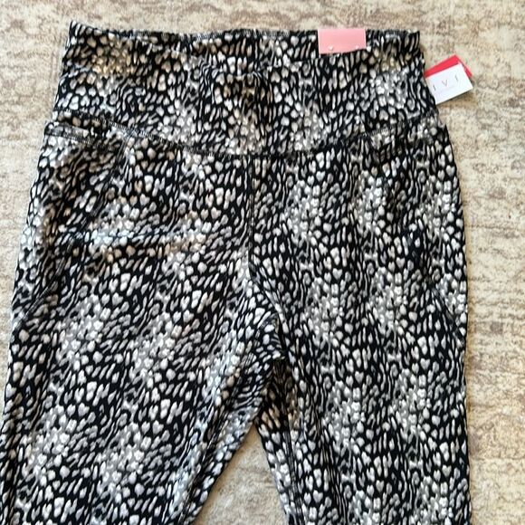 Lane Bryant LIVI leggings soft light and stretchy size 18/20 new - Picture 2 of 10
